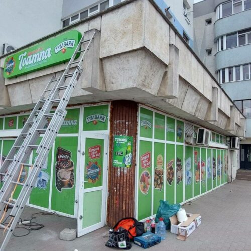 decorare geamuri autocolant window graphics TYMBARK, magazin Toamna Slatina, firma luminoasa tymbark, recalame luminoase, colantare geamuri